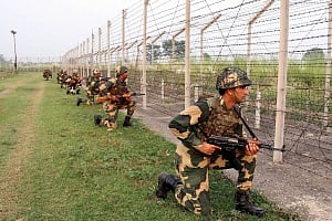 Again India hits back hard at Pak
