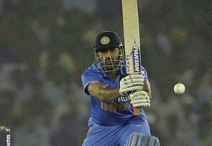 Dhoni fifth Indian to complete 9000 ODI runs