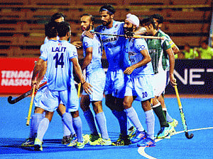India prevail 3-2 over Pakistan