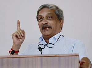 Donation to army voluntary: Parrikar on MNS diktat