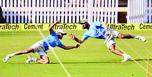 Dhoni hysteria in ranchi