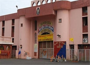 8 SIMI terrorists break out of Bhopal jail, kill cop
