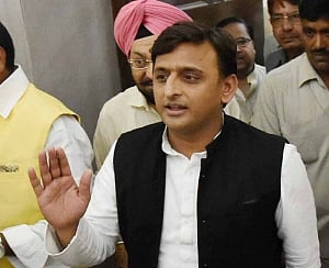 Hi-tech rath develops snag, Akhilesh shifts to official SUV