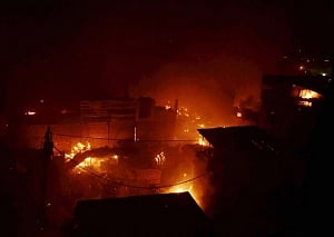 150 shops gutted in major Delhi fire
