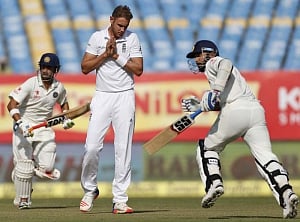 India 63/0 in reply to England's 537