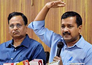 Kejriwal demands rollback of demonetisation