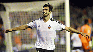 Andre Gomes, Rakitic, Cillesen rejoin Barcelona training