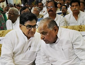 Mulayam revokes Ram Gopal Yadav's expulsion, all posts restored