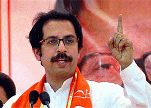 Shiv Sena defends Azad's remarks on demonetisation deaths