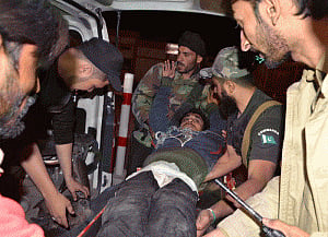 Four Pak security personnel killed by gunmen