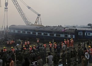 Toll mounts to 142 in train derailment