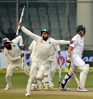 Kohli praises bowlers for Test win against England