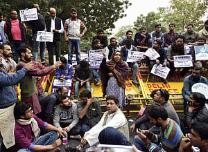 Show cause notices to 20 JNU students including Kanhaiya