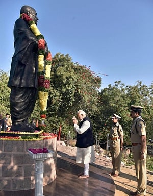 Modi begins DGPs conference with Yoga