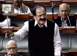 Naidu attacks Cong, left over tomorrow's planned protests