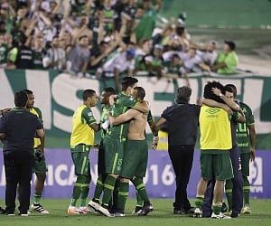 Plane with Brazilian soccer team crashes in Colombia
