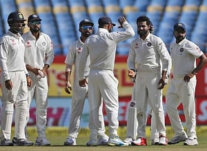 India bowl out England for 236, require 103 runs to win