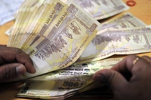 Old Rs 500 notes valid till Dec 2 for fuel,air ticket purchase
