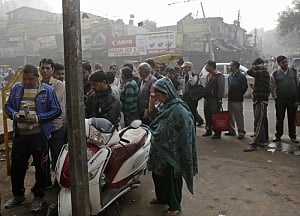 Pay day rush: Banks resort to rationing of cash