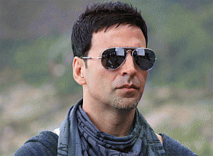 Akshay Kumar reveals first look of 'Jolly llB 2'