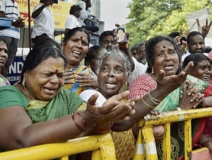 Jayalalithaa's condition extremely grave: london doctor