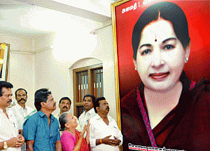 TN Chief Minister Jayalalithaa dead