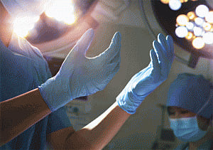 'Dangerous' powdered gloves banned for doctors in US