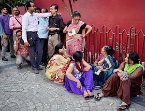 Demonetisation: Cashlessness sting still painful on day 41