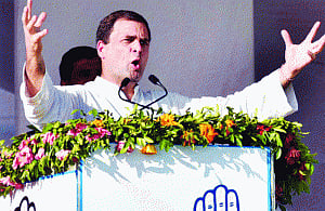 Rahul echoes Kejriwal's bribe charge against PM