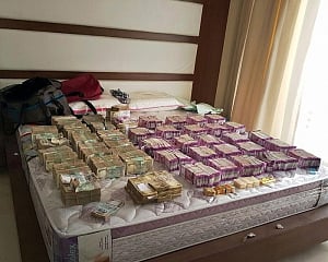 ED arrests hawala trader Paras lodha from Delhi