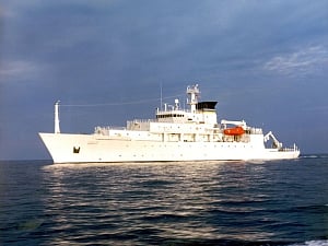 China's aircraft carrier passes south of Taiwan