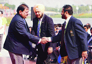 'Govt should act strongly against IOA's decision'