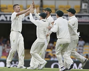 Starc, lyon shine as Australia thrash Pakistan