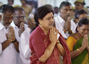 Sasikala takes over as AIADMK chief