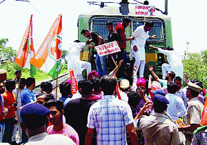 Farmer cause real, violence political