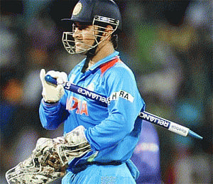 Dhoni steps down as limited overs captain