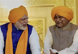 Modi-Nitish bonhomie again, PM lauds Bihar CM on prohibition