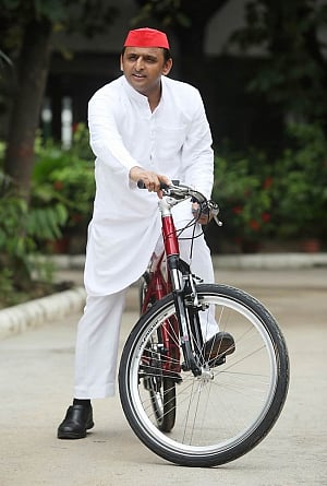 Amar puts spoke in Cycle's wheel