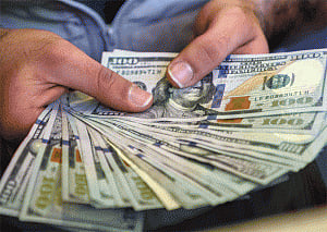 US dollar rallies on jobs data