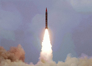 Pak test-fires 1st nuclear-capable submarine cruise missile
