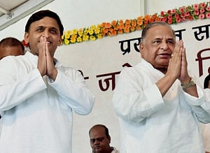 Mulayam, Akhilesh factions at EC over party symbol