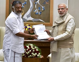 Jallikattu matter is sub-judice: PM tells Tamil Nadu CM