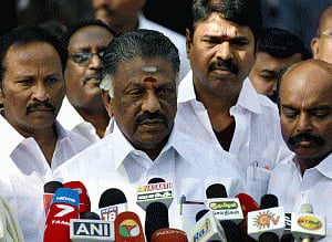 TN CM announces probe into violence during pro-Jallikattu stir