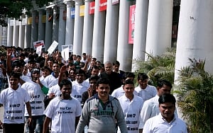 No car, no 'carobar': Traders vow to fight to the hilt
