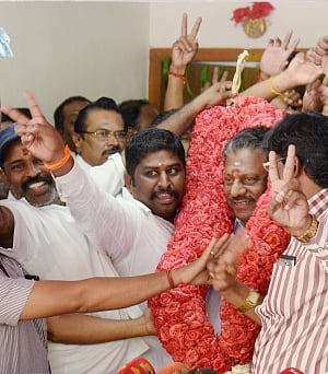 Sasikala can't be CM: Guv