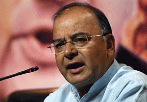 Note ban hit India's industrial production, says Jaitley