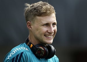Kohli and Smith inspire new captain Root