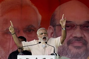 Modi draws parallel with lord Krishna, targets Akhilesh