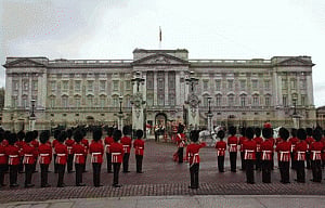 Queen hosts reception to launch UK-India Year of Culture