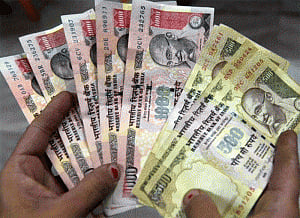 SC seeks reply of Centre,RBI on plea over depositing old notes